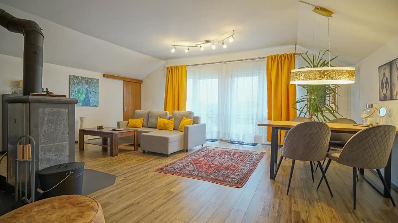 Appartement Vilux With Indoor Private Parking à Braşov Extérieur photo