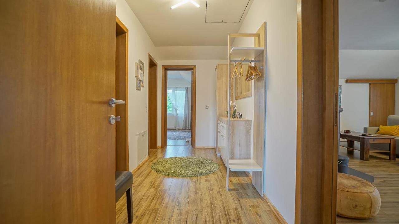 Appartement Vilux With Indoor Private Parking à Braşov Extérieur photo
