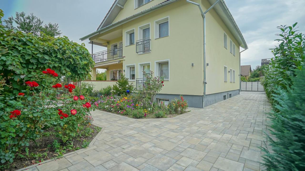 Appartement Vilux With Indoor Private Parking à Braşov Extérieur photo