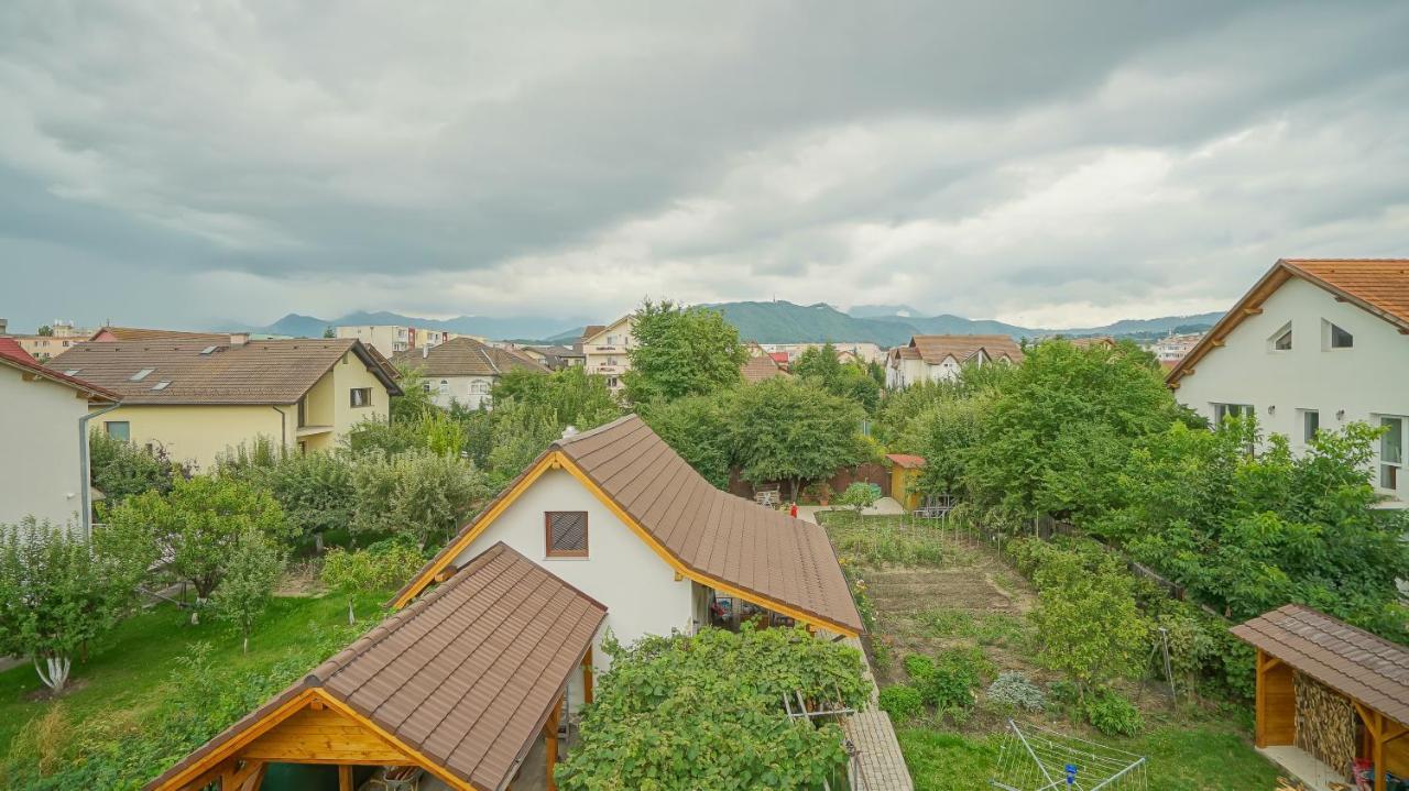 Appartement Vilux With Indoor Private Parking à Braşov Extérieur photo
